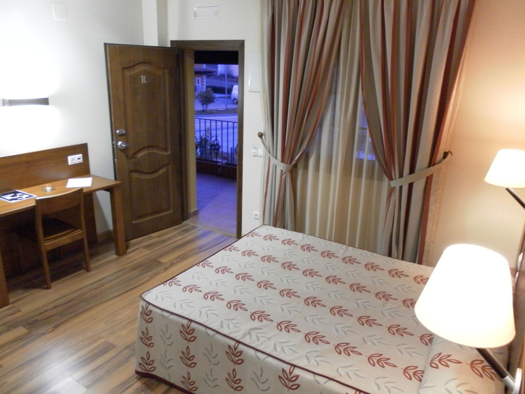 Hotel Milagros Rio Riaza Luaran gambar