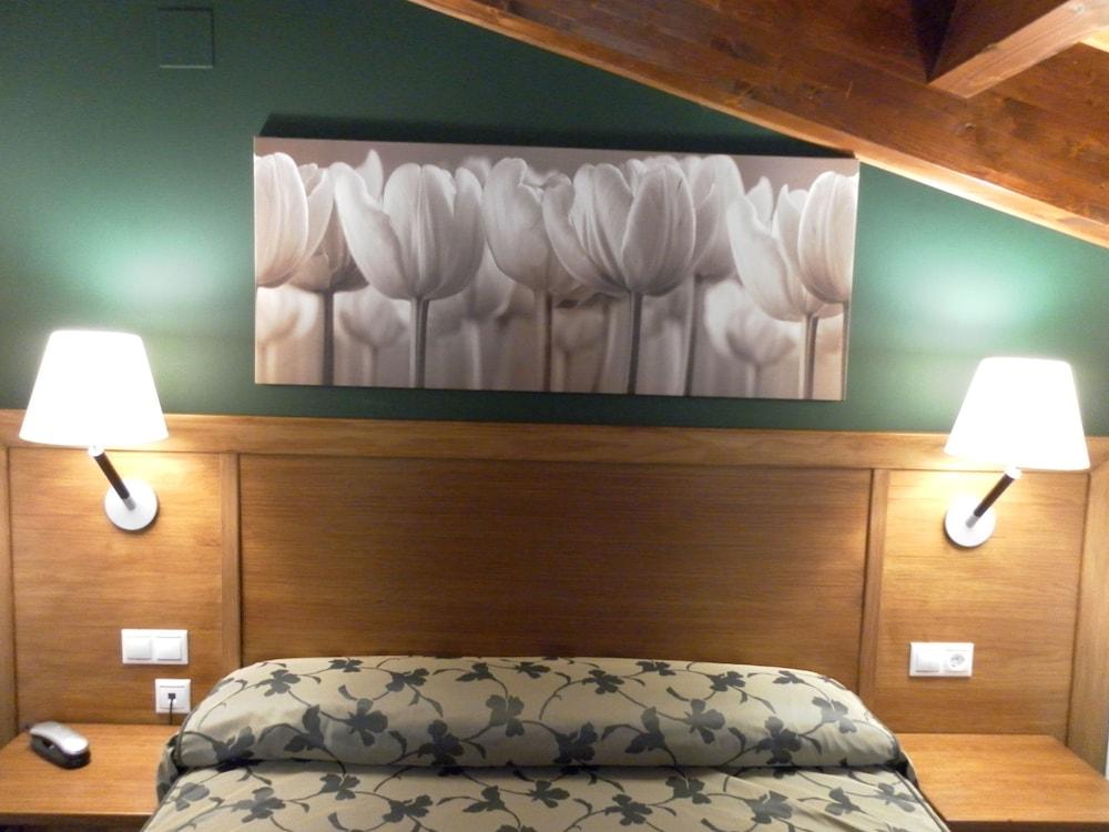 Hotel Milagros Rio Riaza Luaran gambar