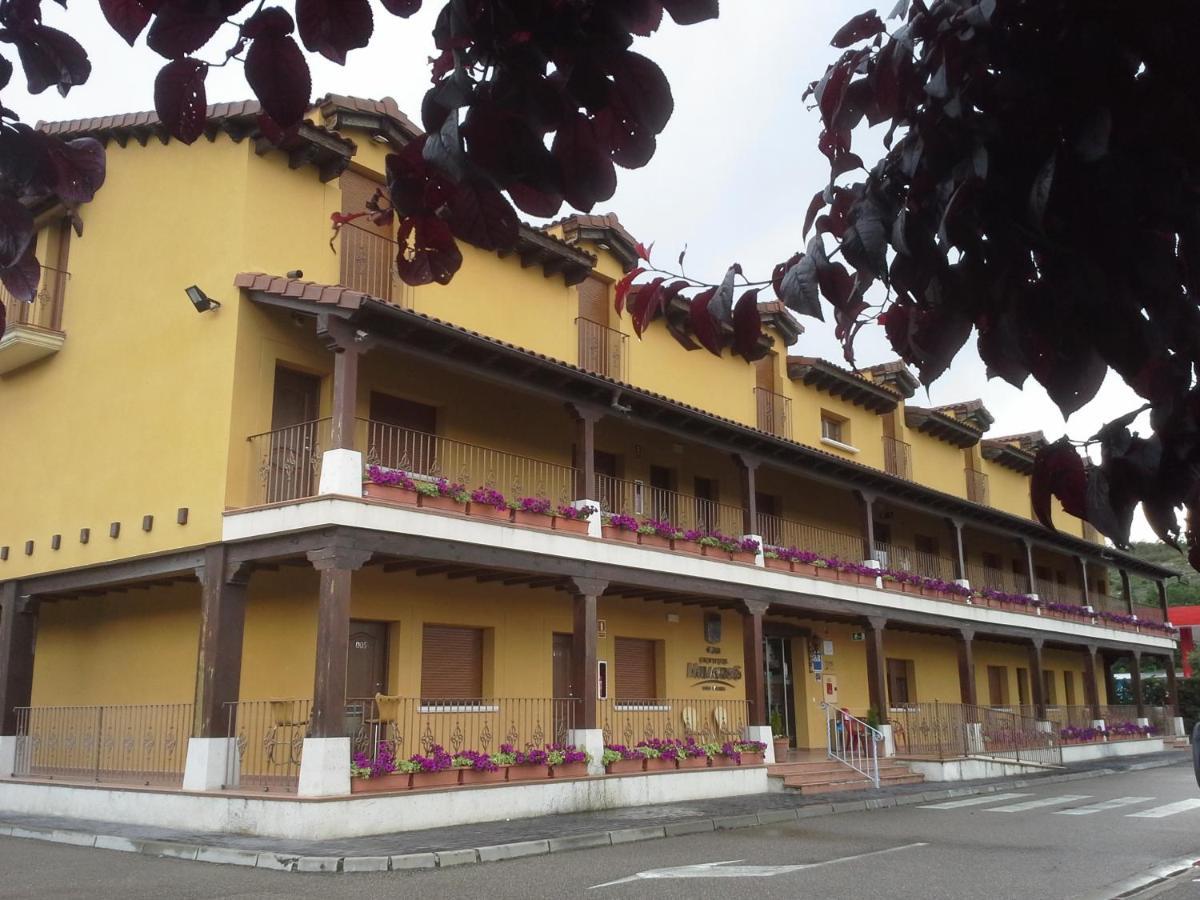 Hotel Milagros Rio Riaza Luaran gambar