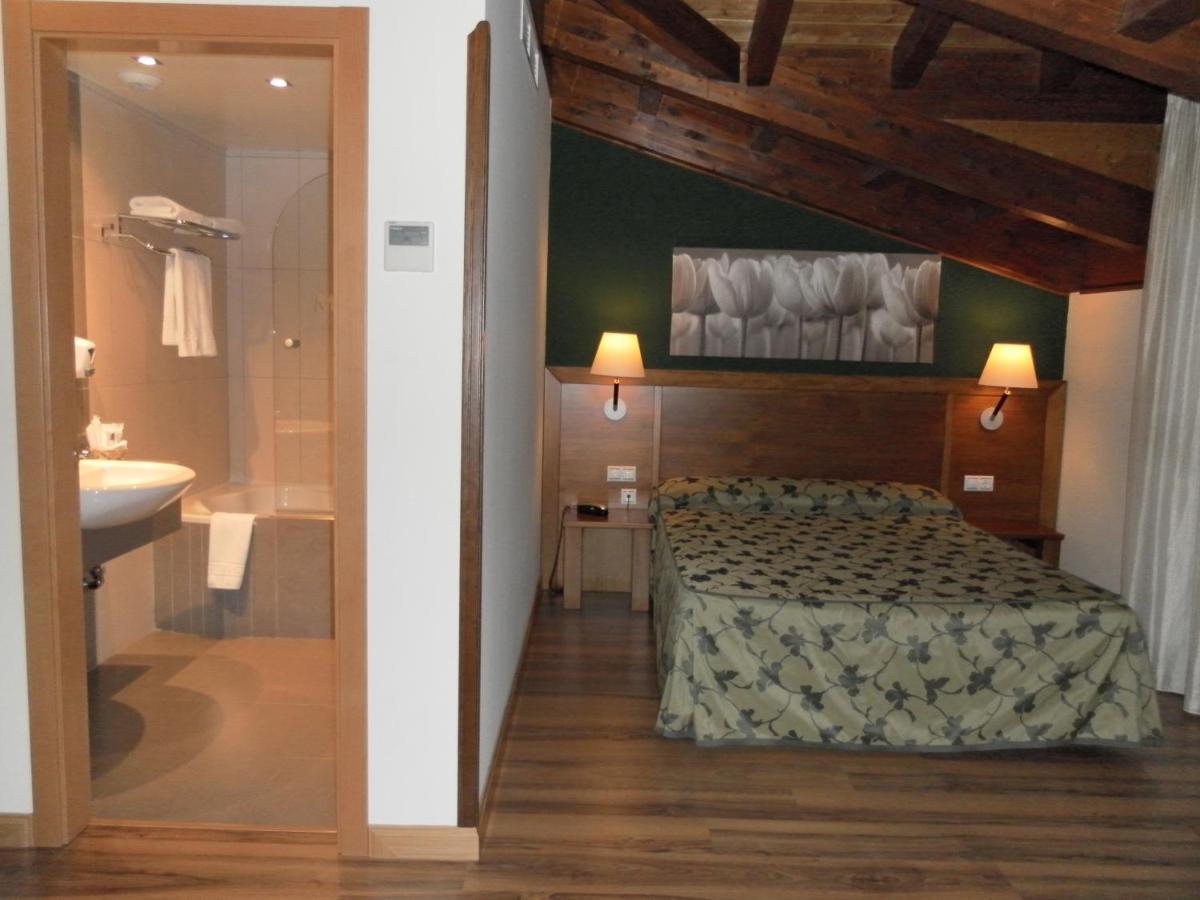 Hotel Milagros Rio Riaza Luaran gambar