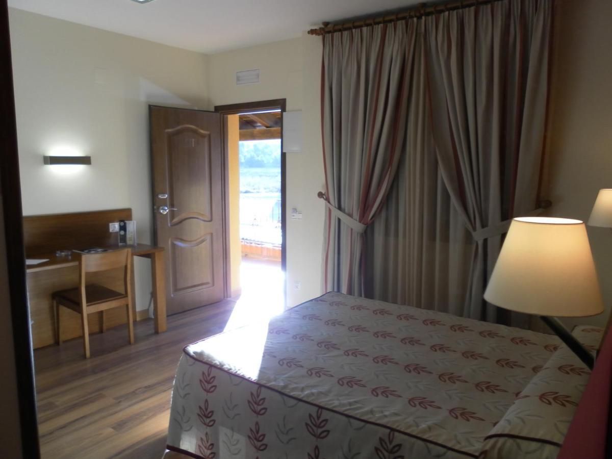 Hotel Milagros Rio Riaza Luaran gambar