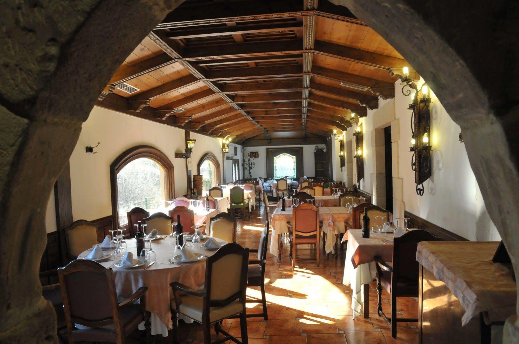Hotel Milagros Rio Riaza Luaran gambar