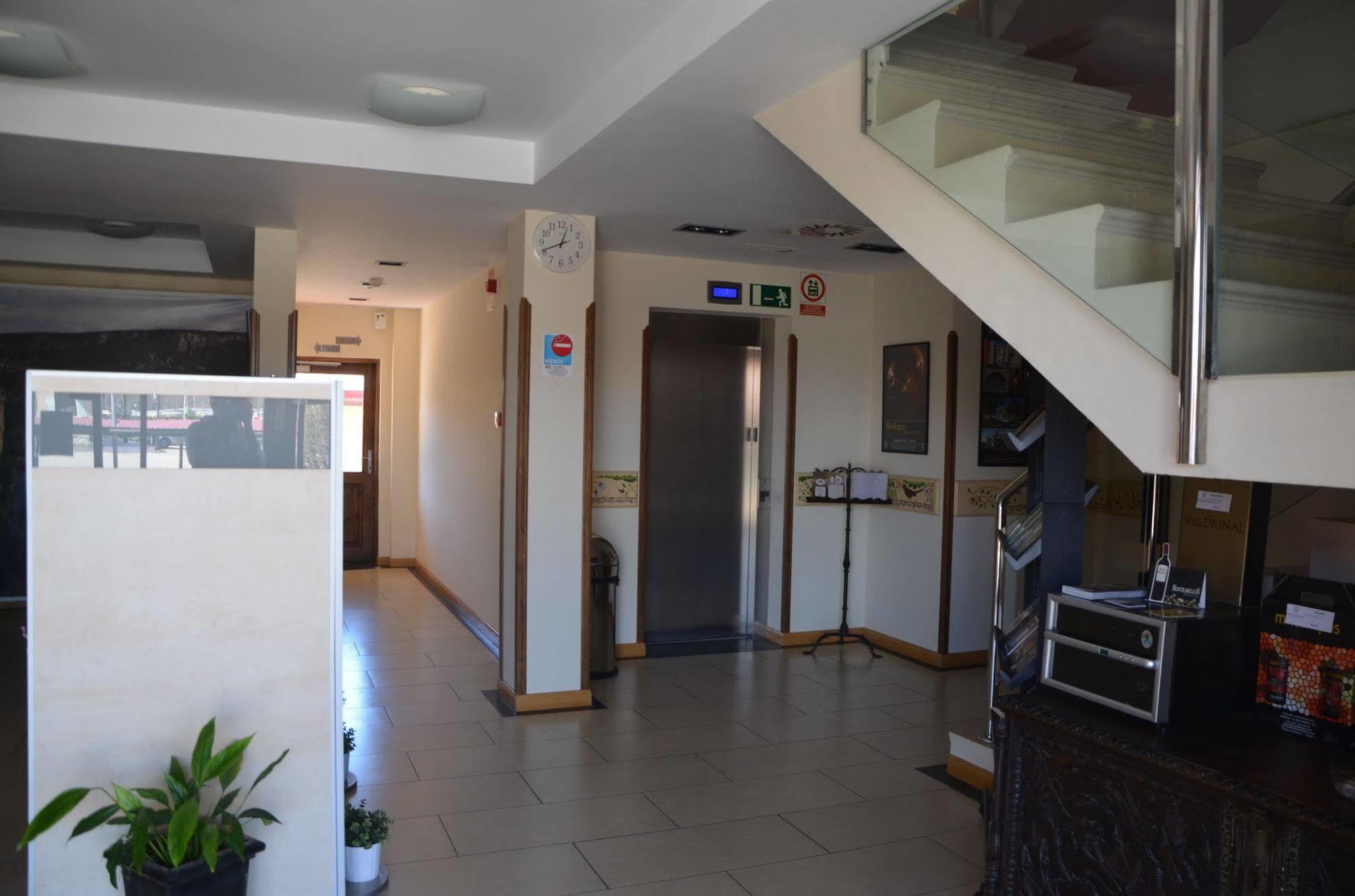 Hotel Milagros Rio Riaza Luaran gambar